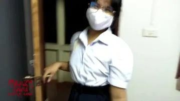 Секс азиатской тинки в тайской униформе